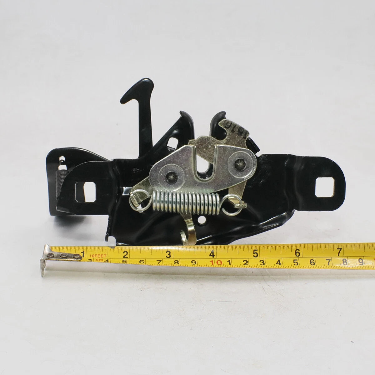 Bonnet Latch Striker for Toyota Land Cruiser BJ60 FJ62 HJ61 1980-1989