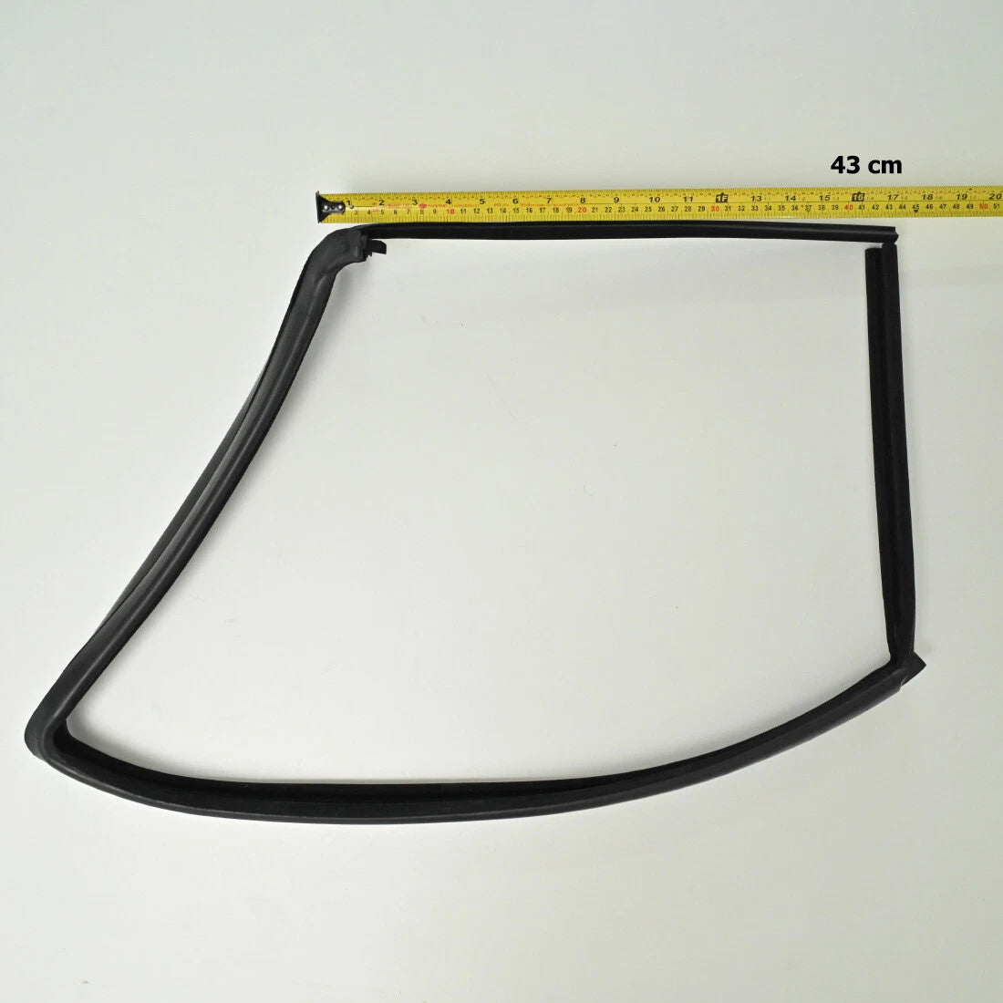 Front Door Glass Run Channel with Vent for Nissan Datsun D21 1986-1997