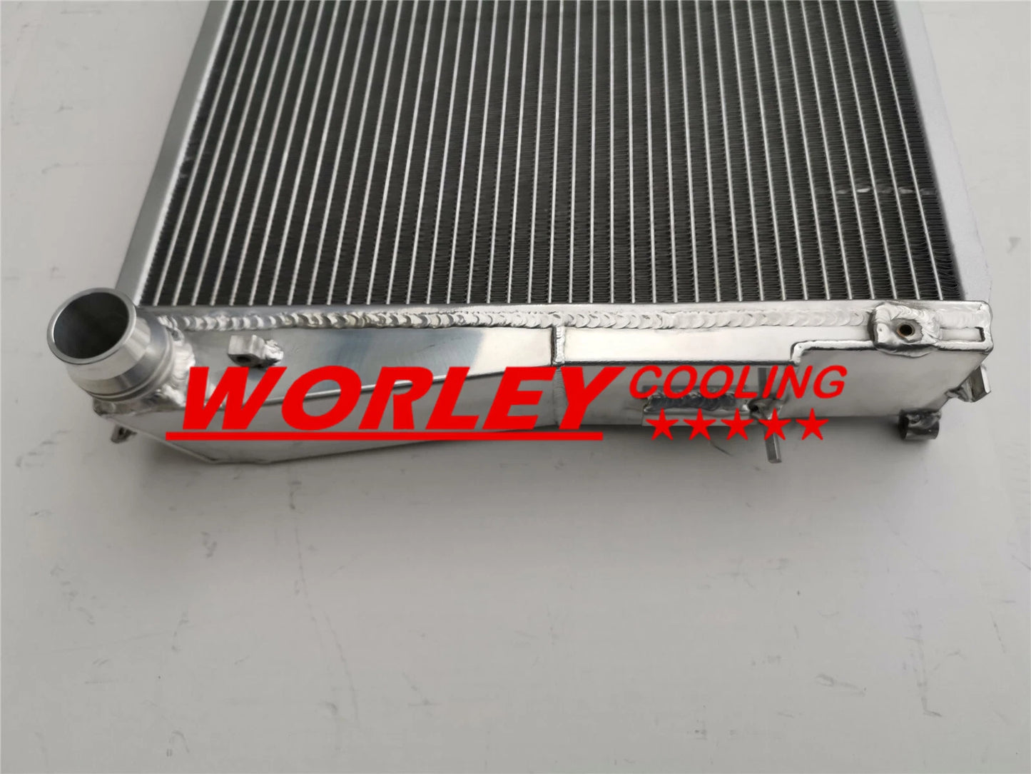Aluminum Radiator for BMW E46 M3 330D 328 325 323 320 Ci 318i (1999-2006)