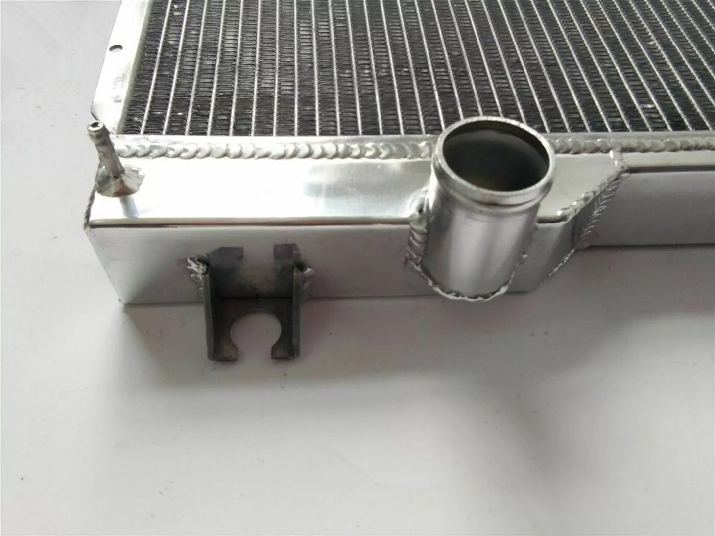Aluminum Radiator for BMW E24 M6/M635 CSI, E28 M5 (1983-1989)