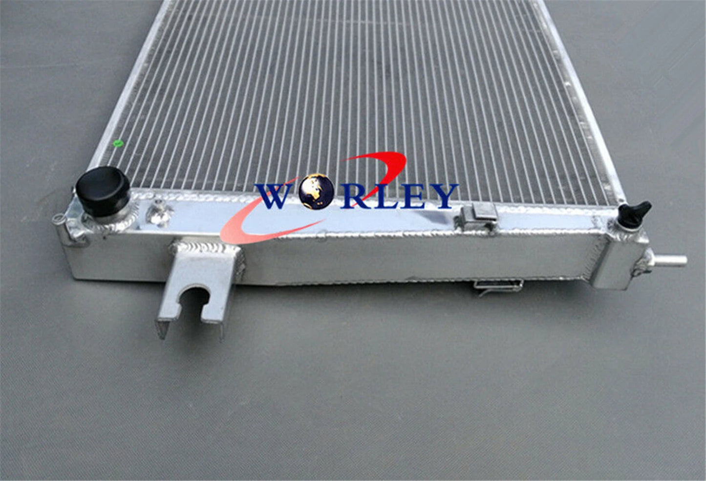 Aluminum Radiator + Fan for Jeep Cherokee Liberty KJ 3.7L V6 (2001-2008)
