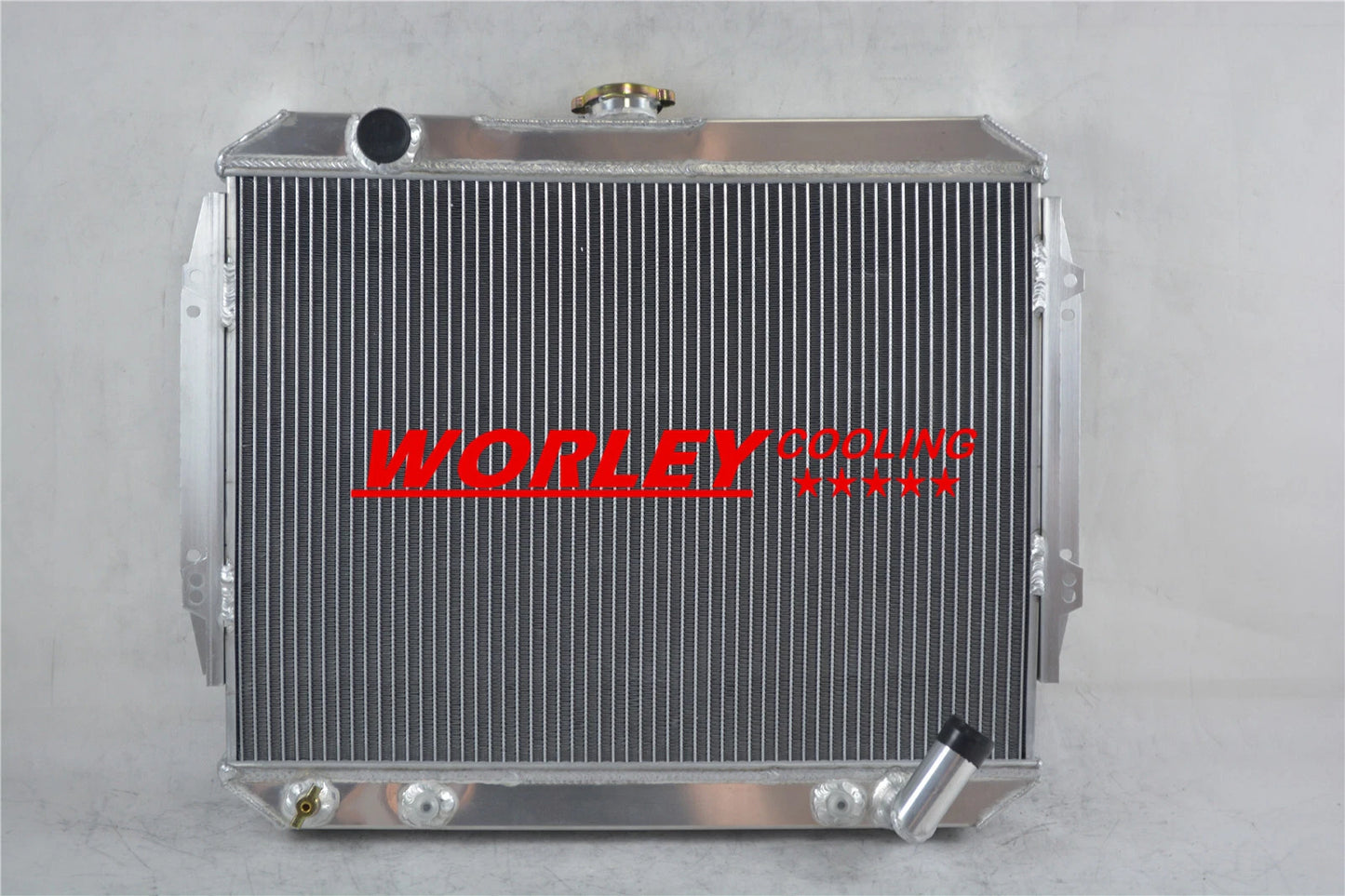 All Aluminum Radiator + Fan for Mitsubishi Pajero (2000-2006)