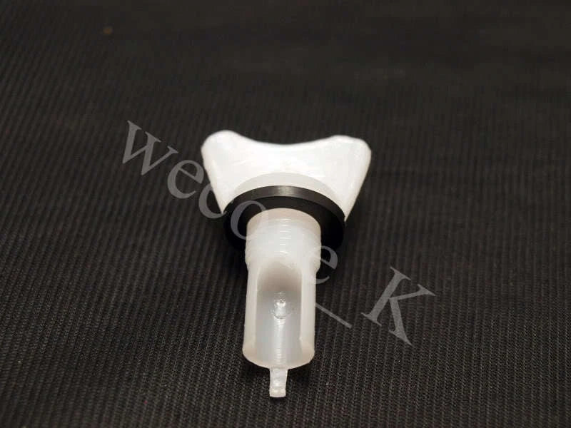 1 x Radiator Drain for Toyota Hilux RN20-25, Mazda B1300 (1979-1983)