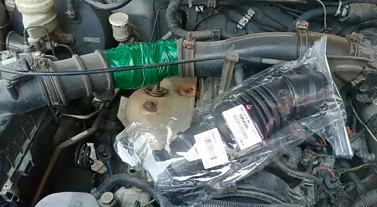 Air Intake Hose for Mitsubishi Triton, Pajero Sport 2.4L (2015-2023)