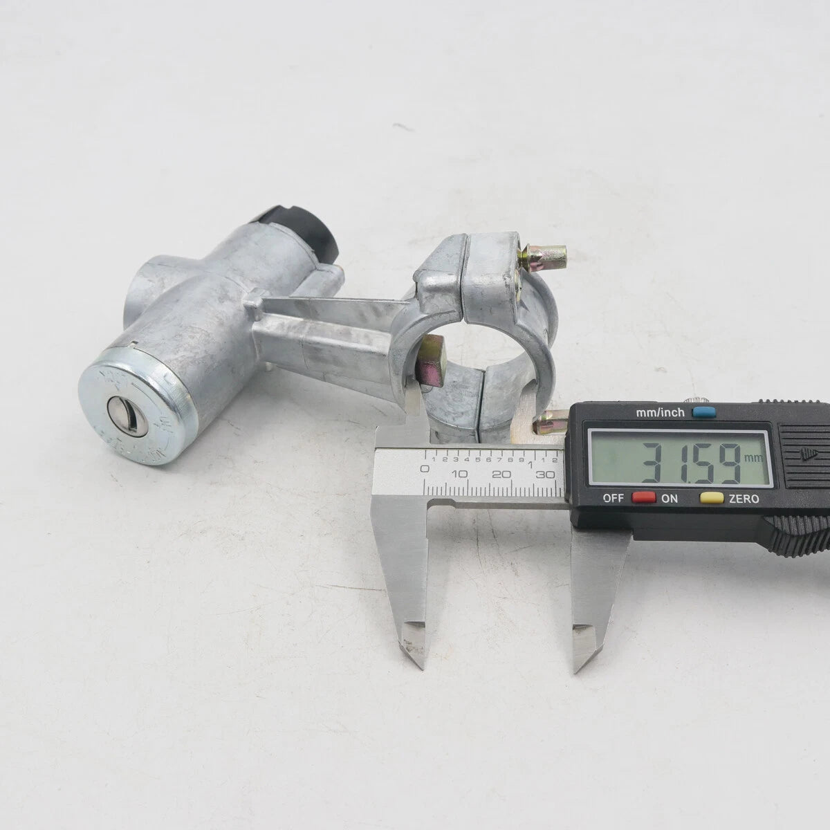 Ignition Steering Door Fuel Lock for Datsun Nissan B110 120 140 1970-2007