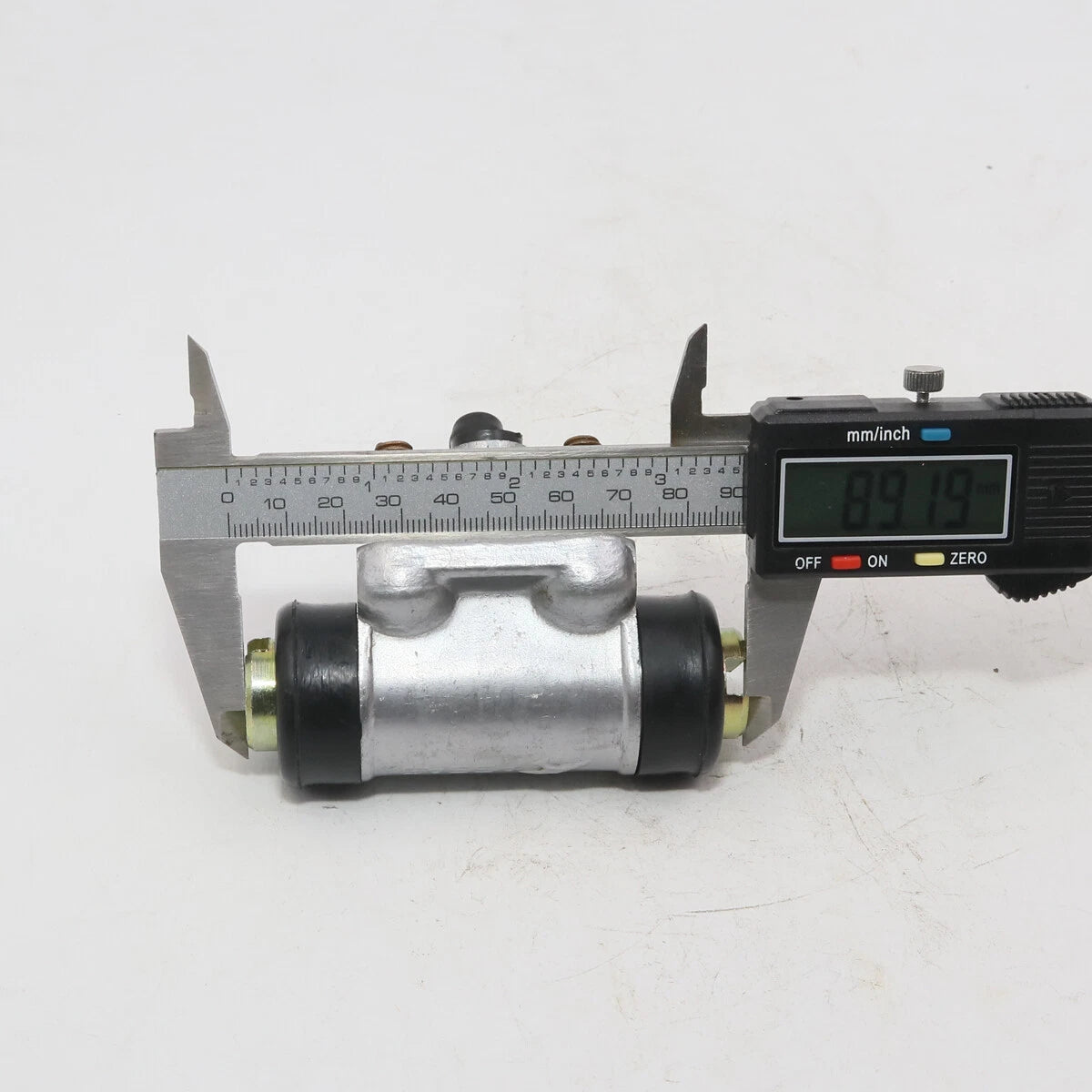 Rear Wheel Brake Cylinder 5/8" for Nissan 720 SD22 SD23 LB20 Z20 Z24 1979-1986