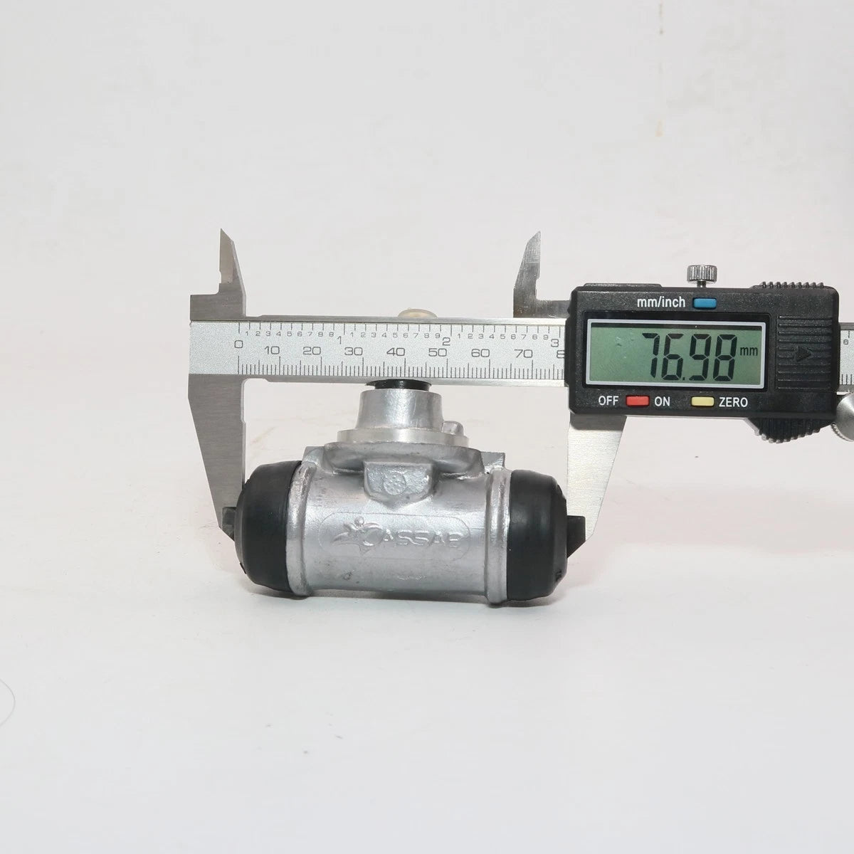 11/16" Rear Wheel Brake Cylinder for Datsun Nissan Caravan Urvan E23