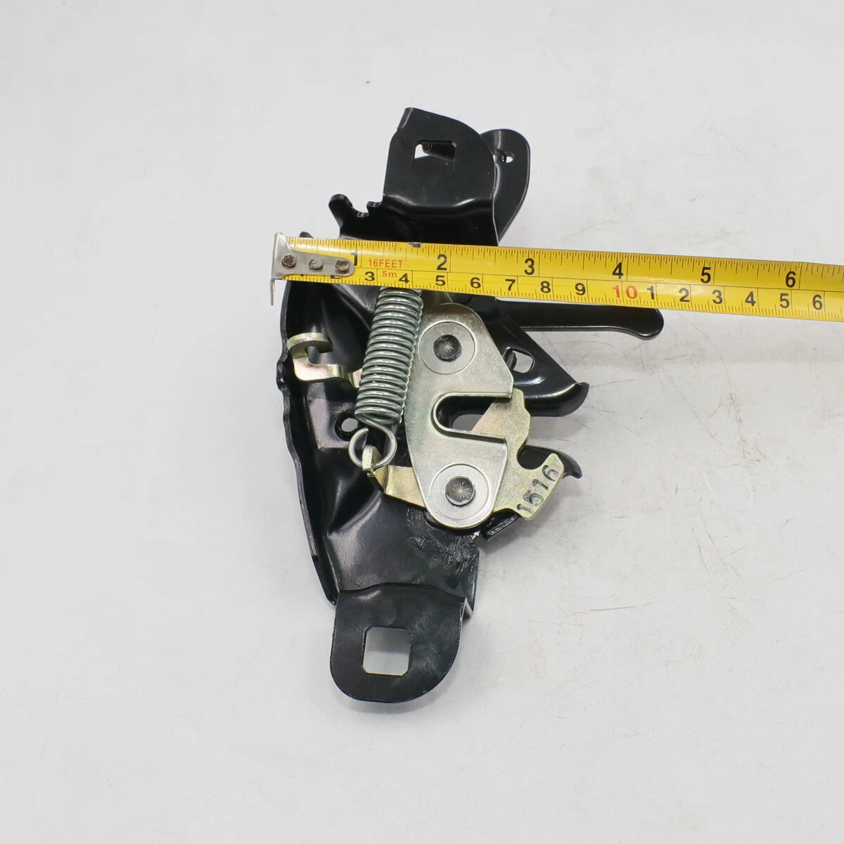 Bonnet Latch Striker for Toyota Land Cruiser BJ60 FJ62 HJ61 1980-1989