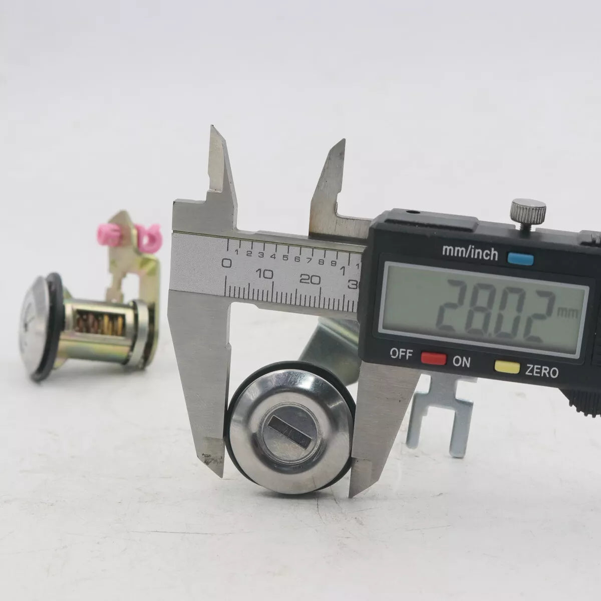 Door Lock Cylinder for Nissan Datsun 720 Navara D21 1991-1997