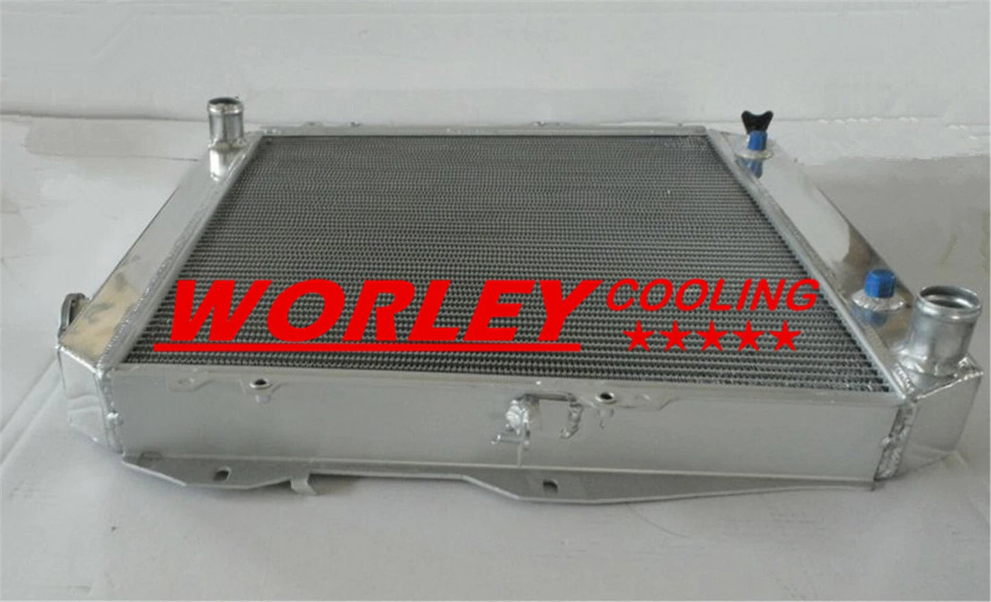 Aluminum Radiator + 16" Fan for Toyota 4Runner Hilux VZN130 (1995-2002)