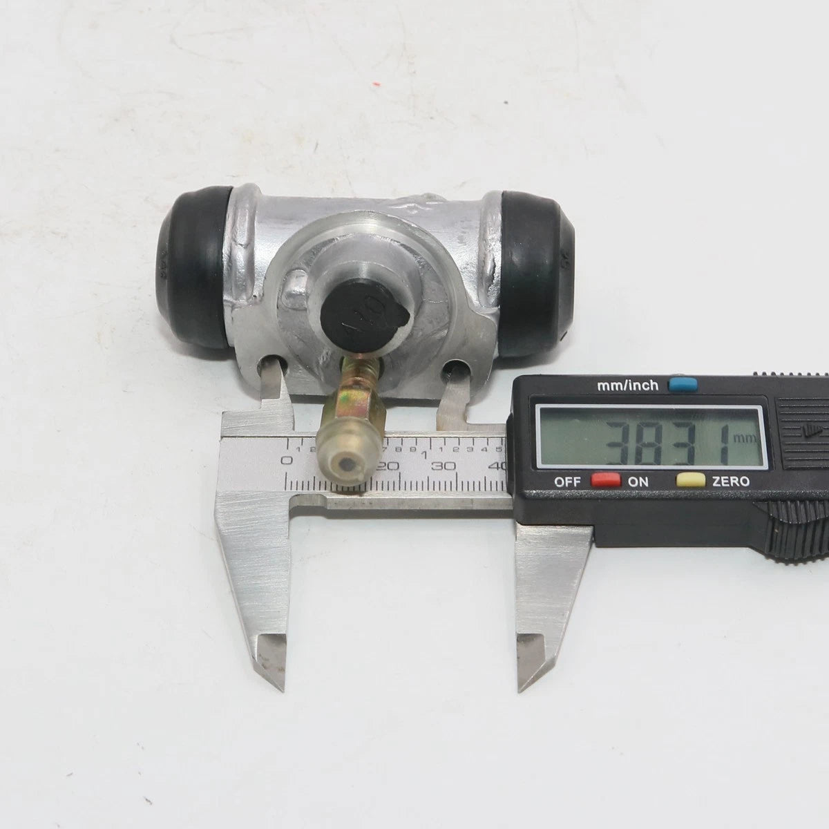 11/16" Rear Wheel Brake Cylinder for Datsun Nissan Caravan Urvan E23