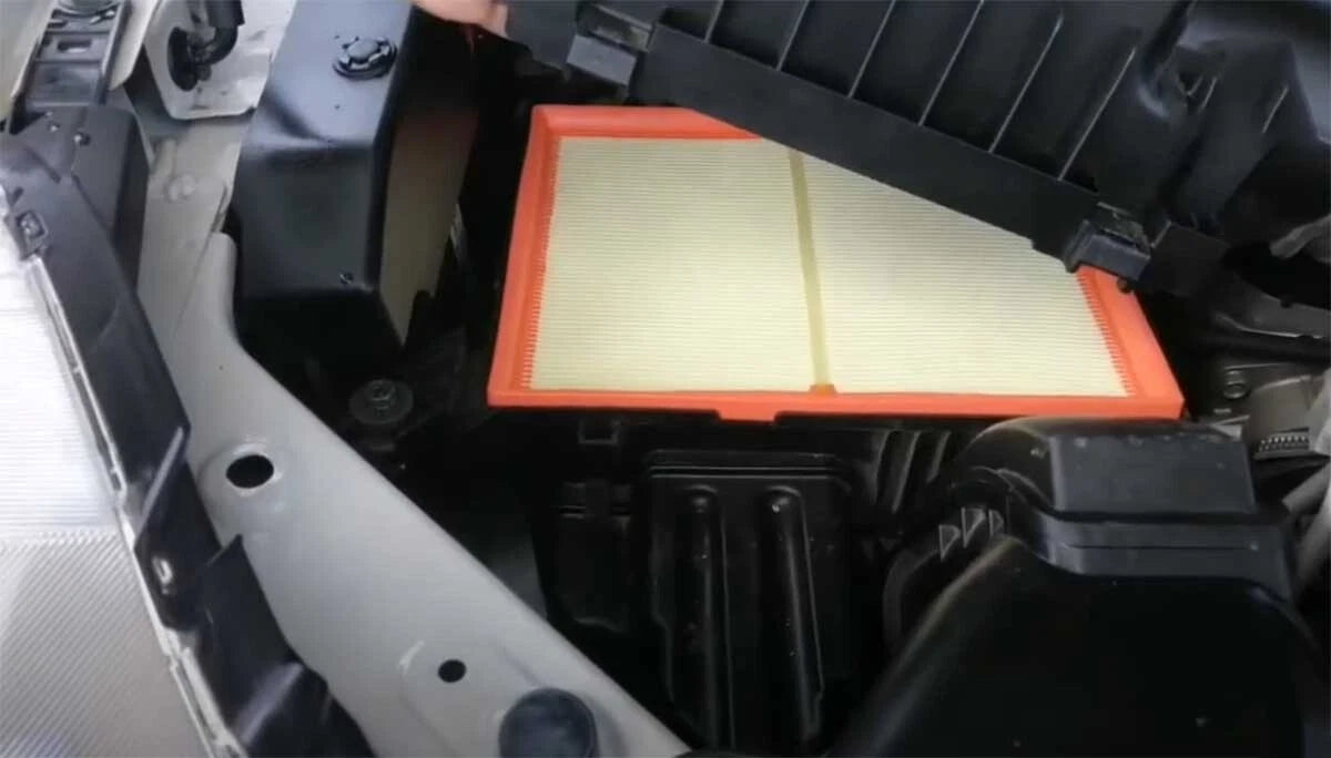Air Intake Cleaner Filter for Nissan Navara NP300 (2014-2024)