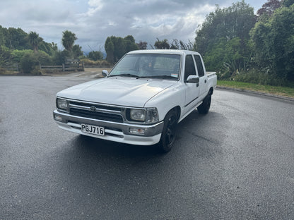 1992 TOYOTA HILUX