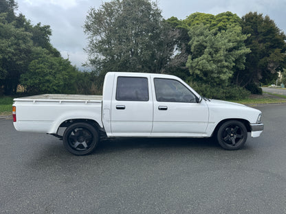 1992 TOYOTA HILUX