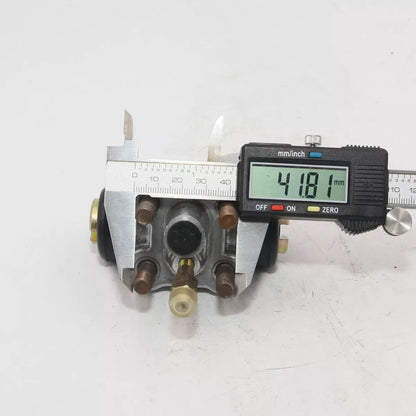 Rear Wheel Brake Cylinder for Nissan 720 SD22/SD23/SD25/LB20/Z20 1979-1986