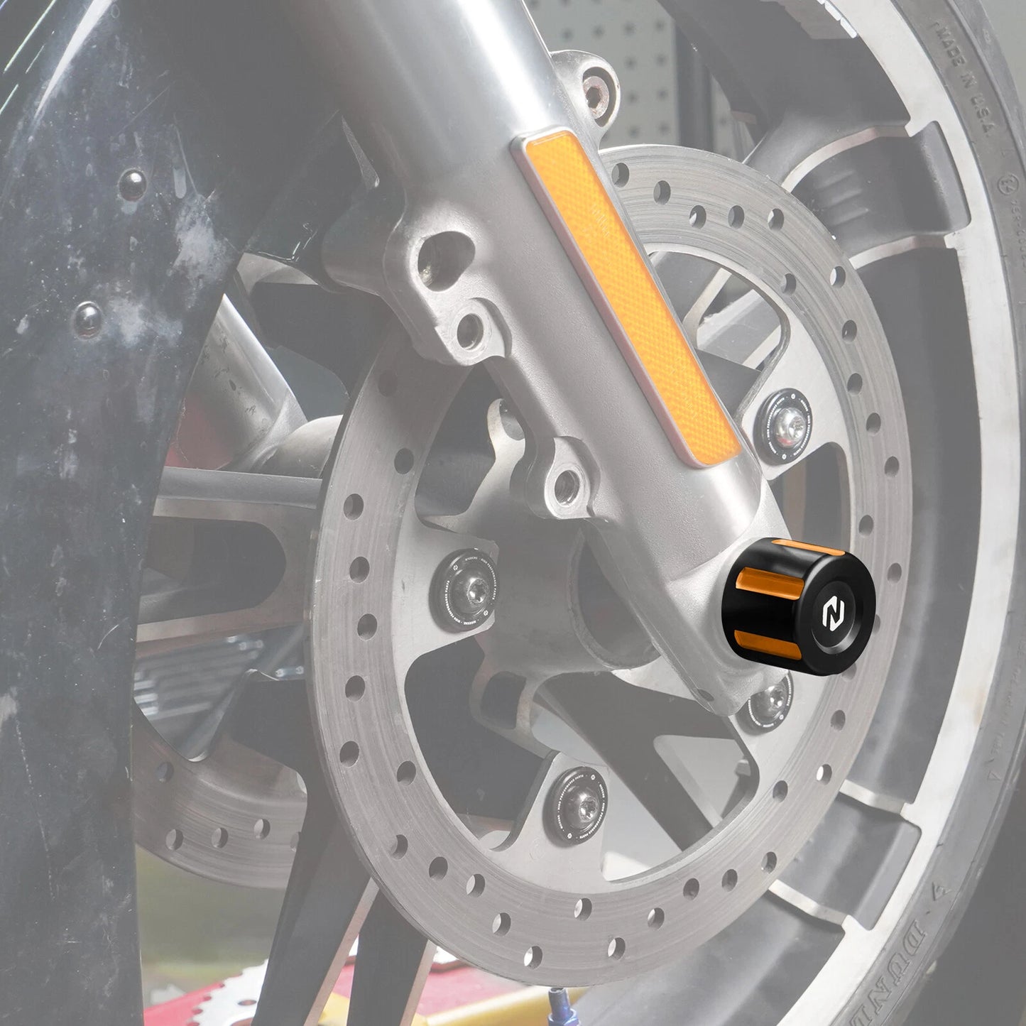 1 Pair Front Axle Nut Covers for Harley Softail (2007-2017)