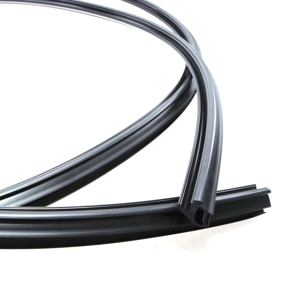 Front Windshield Moulding for Toyota Hilux LN147 LN150 LN172 RZN169 1997-2005