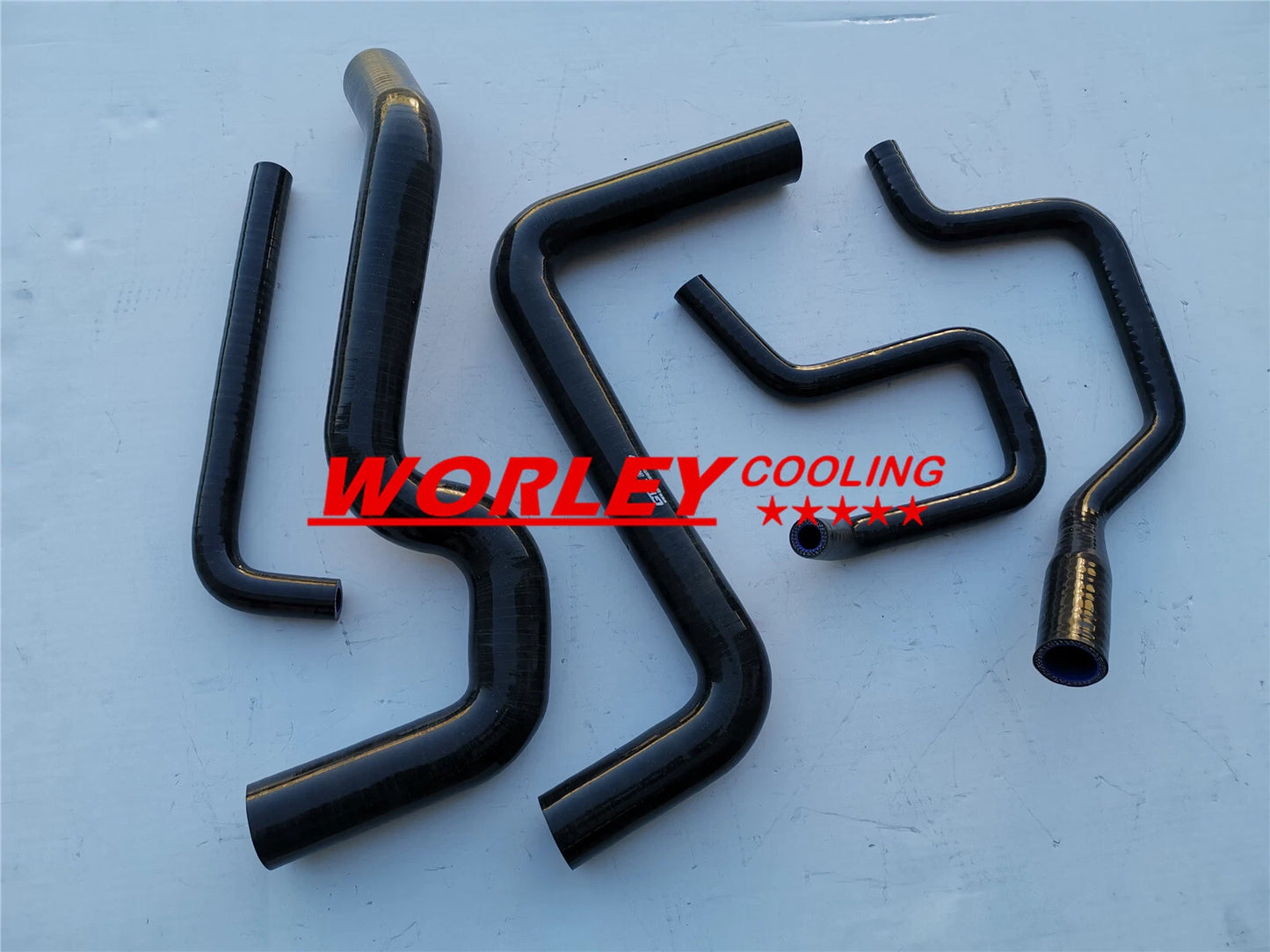 Aluminum Radiator + Black Hoses for Holden Commodore VS V6 3.8L (1995-1997)