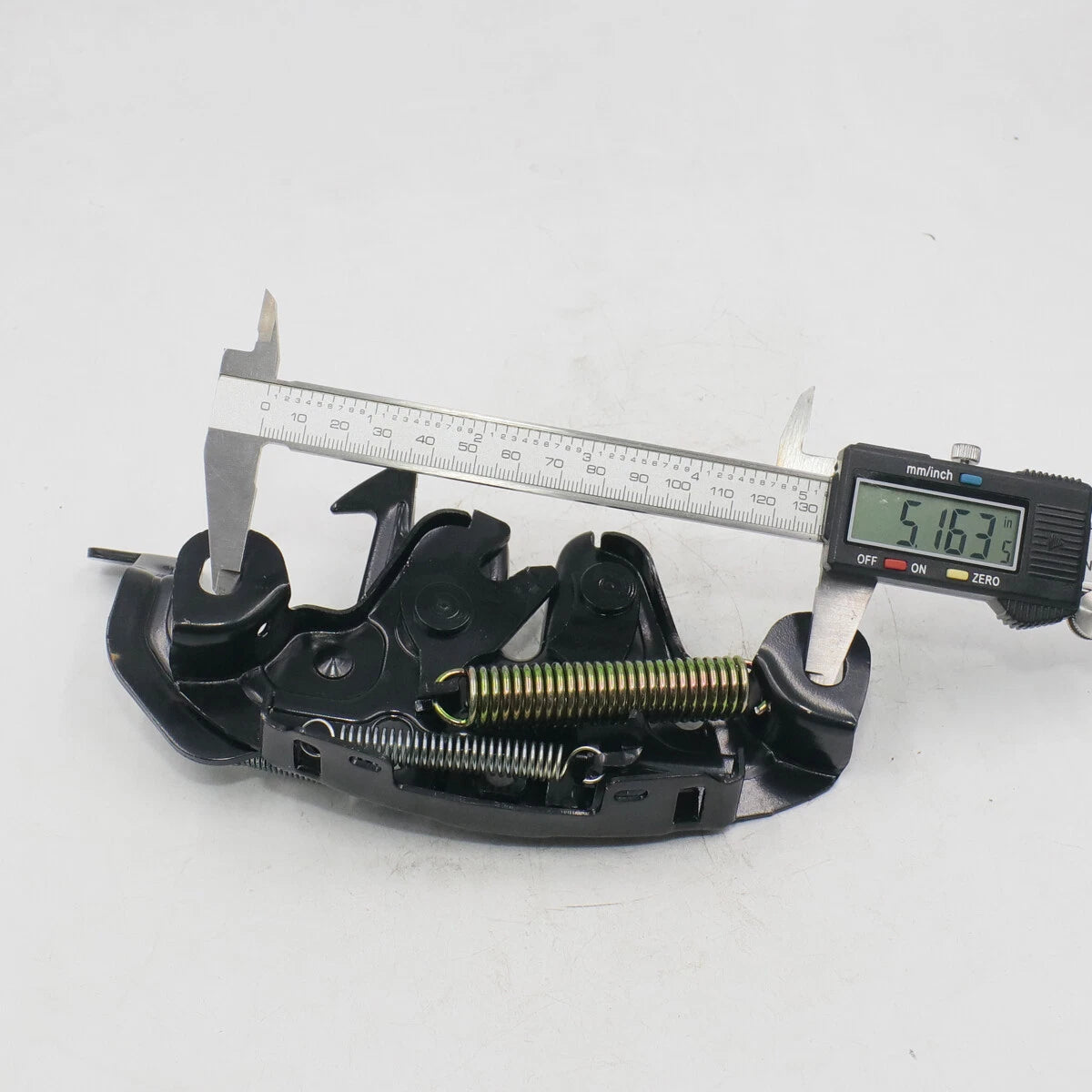 Bonnet Latch Striker Lock for Nissan D22 Navara  1997-2004