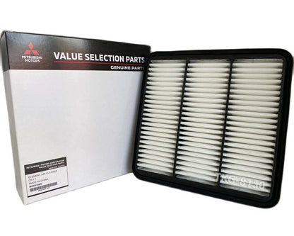 Air Filter for Mitsubishi Montero Pajero Sport 2.5 Diesel (2000-2006)