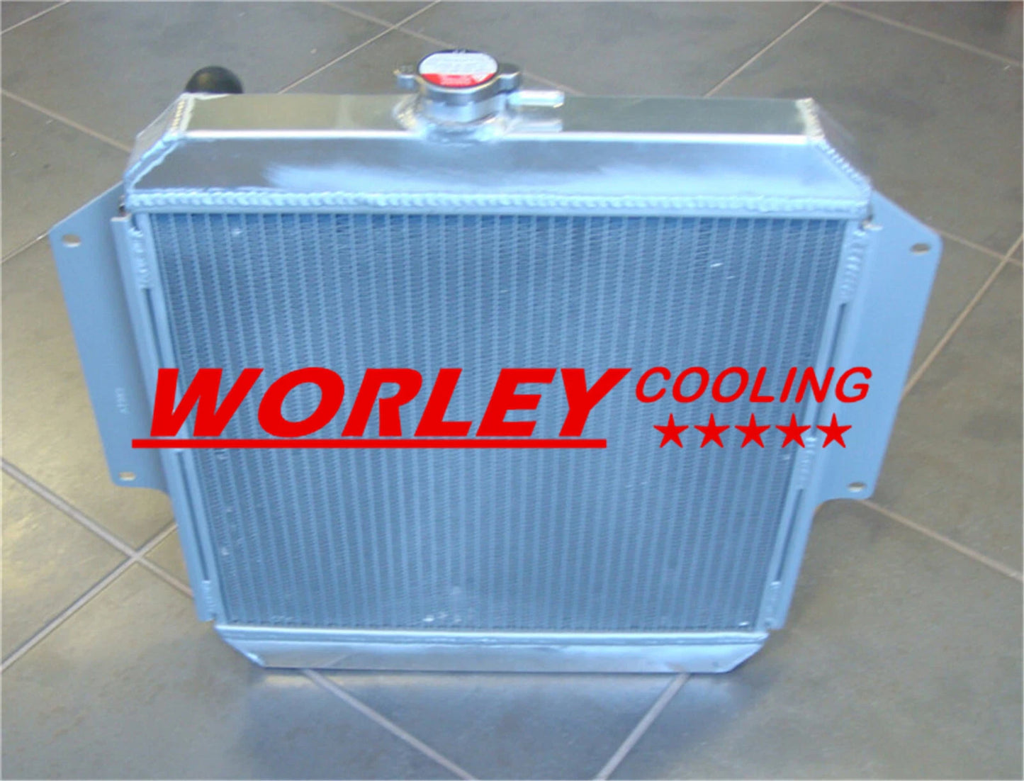 Aluminum Radiator + Blue Hose for Suzuki Sierra 1.3 SJ413 (1981-1996)