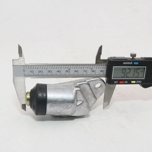 Front Wheel Brake Cylinder for Datsun Nissan 520/521/620/720 J15 1969-1986