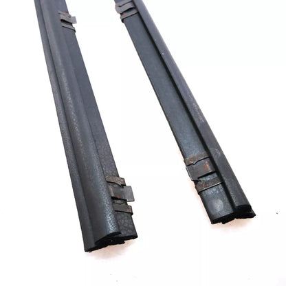 Front Door Glass Weatherstrip for Toyota Land Cruiser GRJ79 VDJ78