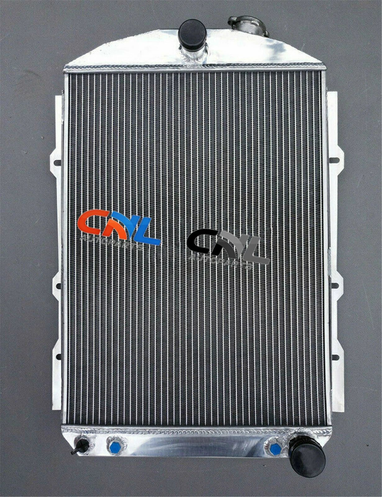 Aluminum Radiator for Chevrolet 350 V8 (1938)