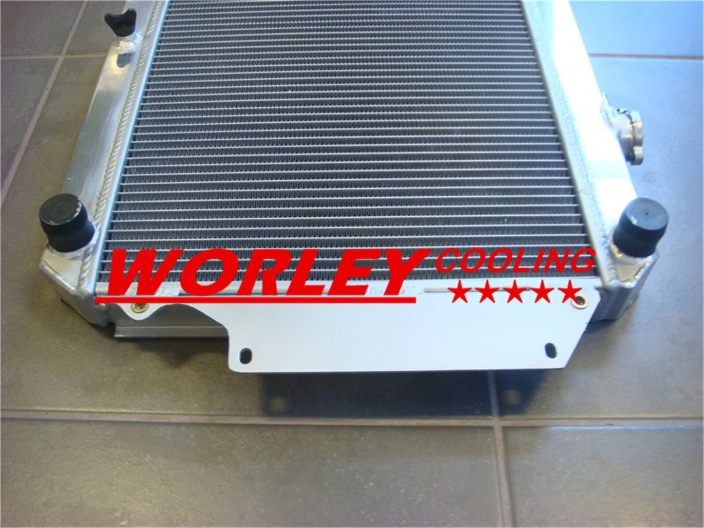 Aluminum Radiator + Blue Hose for Suzuki Sierra 1.3 SJ413 (1981-1996)