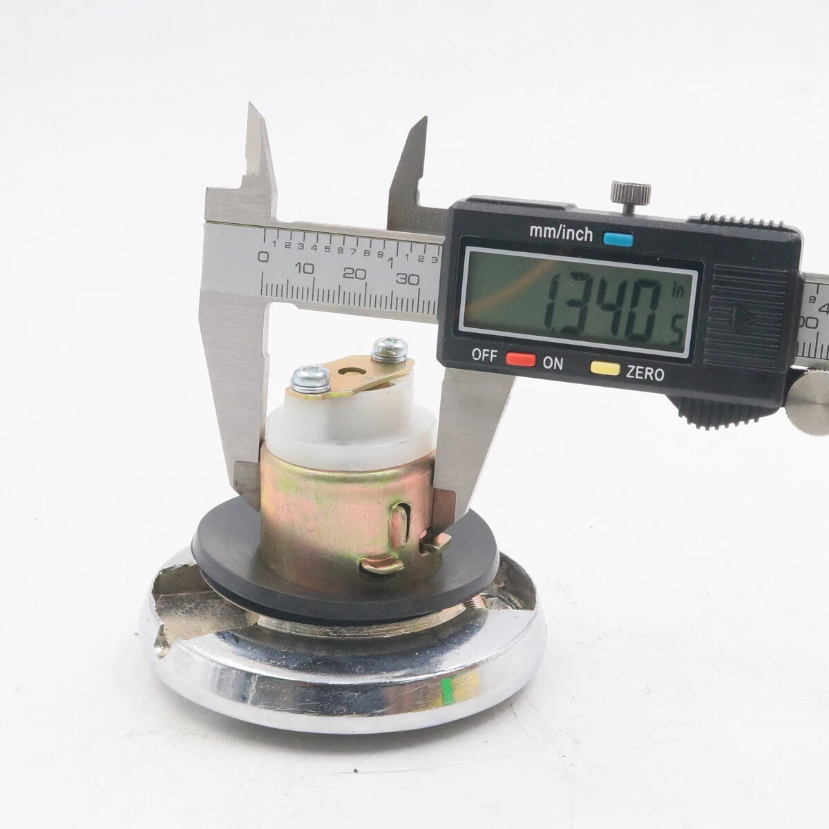 Fuel Cap & Key for Toyota Corolla KE30 KE25 KE35 Celica TA22 TA23 RA20 RA21 RA23