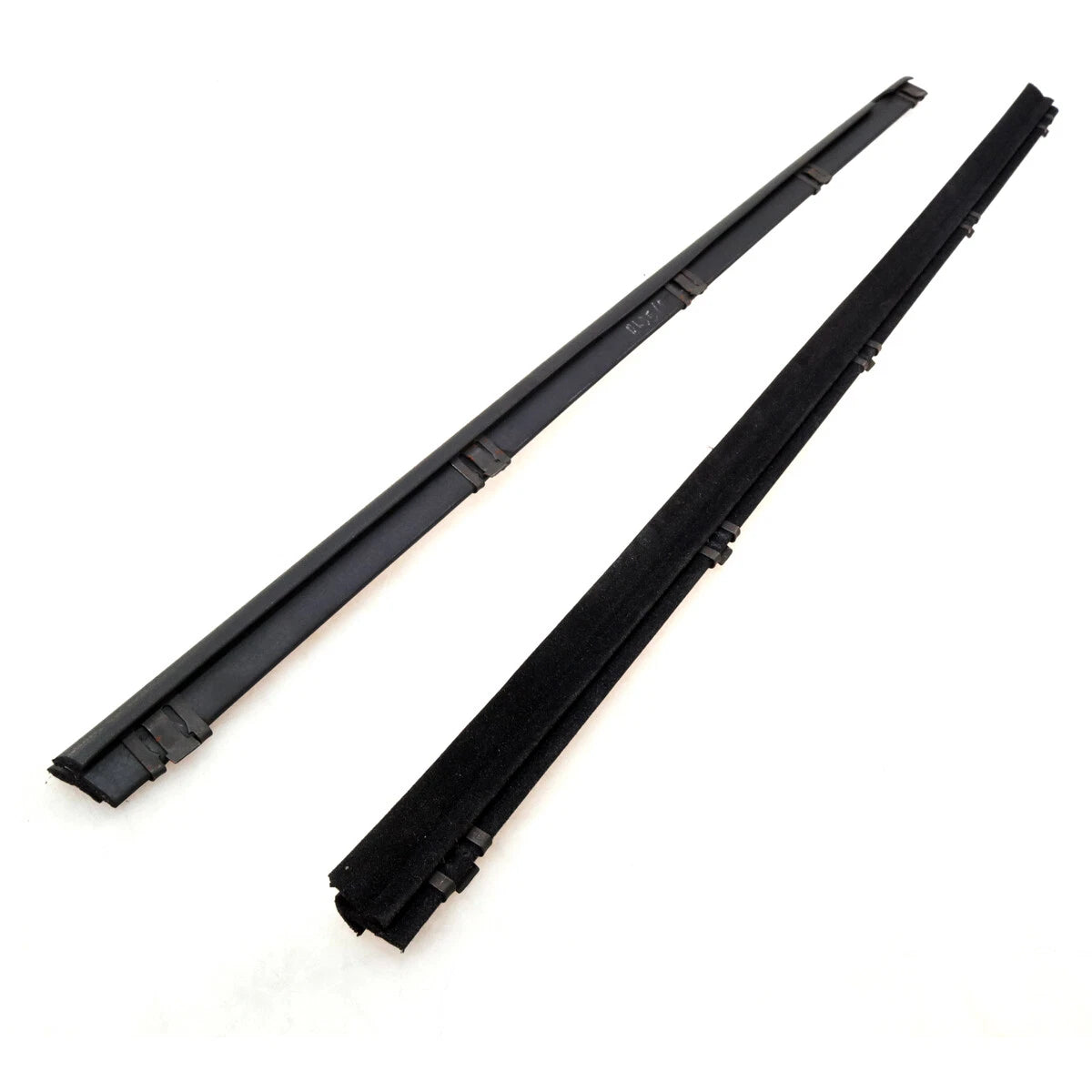 FR Door Glass Inner Weatherstrip for Toyota Land Cruiser LJ72 RJ73 PZJ75