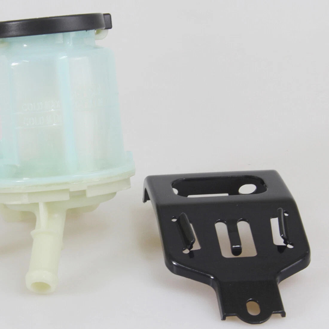 Steering Power Fluid Reservoir for 2.0/3.0 Diesel Toyota Hilux2005-2015