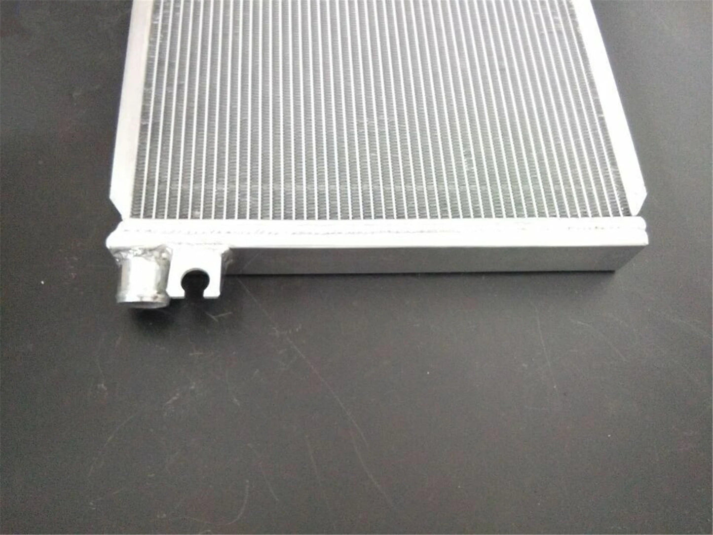 Aluminum Radiator for BMW E24 M6/M635 CSI, E28 M5 (1983-1989)