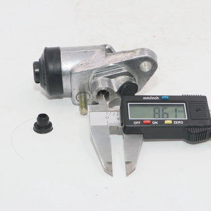 Front Lower LH Brake Cylinder for Nissan 520/521/620/720 1969-1986